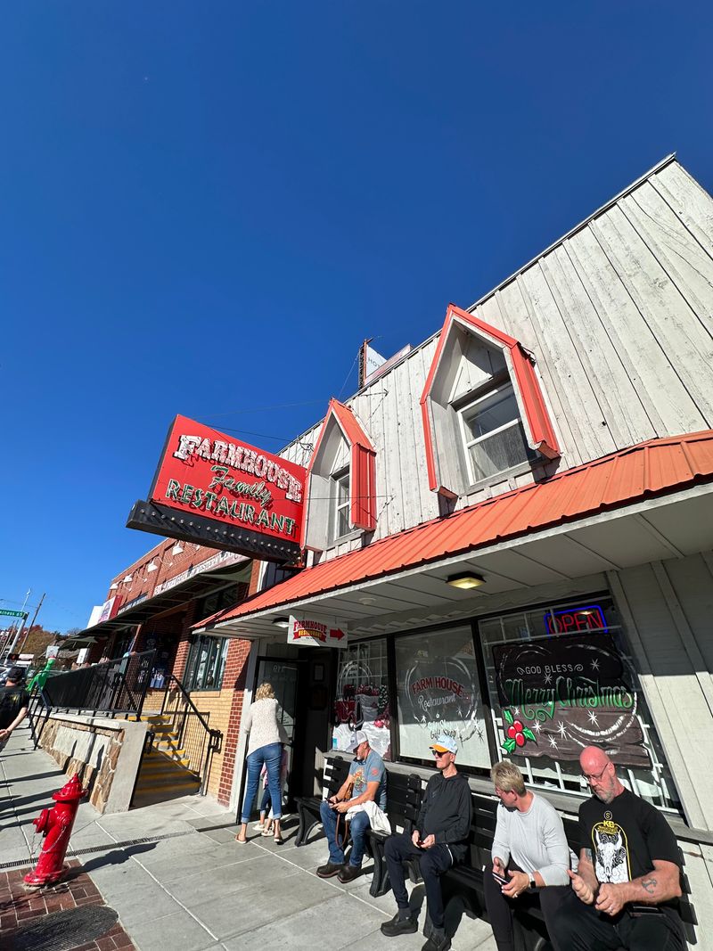 Farmhouse Restaurant - Branson, Missouri