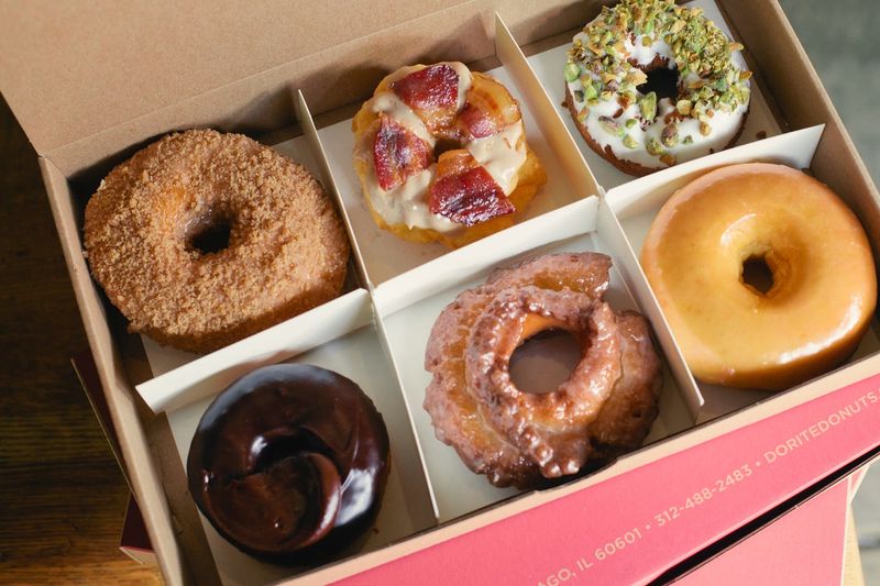 23 Small-Town Bakeries Across America Selling Cinnamon-Sugar Doughnuts That Vanish by Mid-Morning 10 Do-Rite Donuts & Chicken - Chicago, Illinois