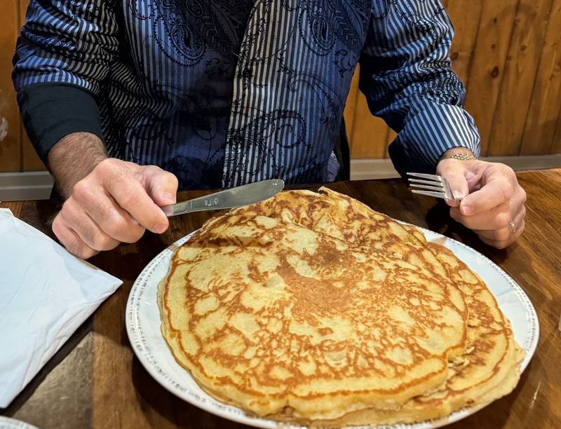 This Breckenridge Mountain Café Serves Breakfast Plates Travelers Swear Are Worth The Altitude 7 Big Mountain Pancakes