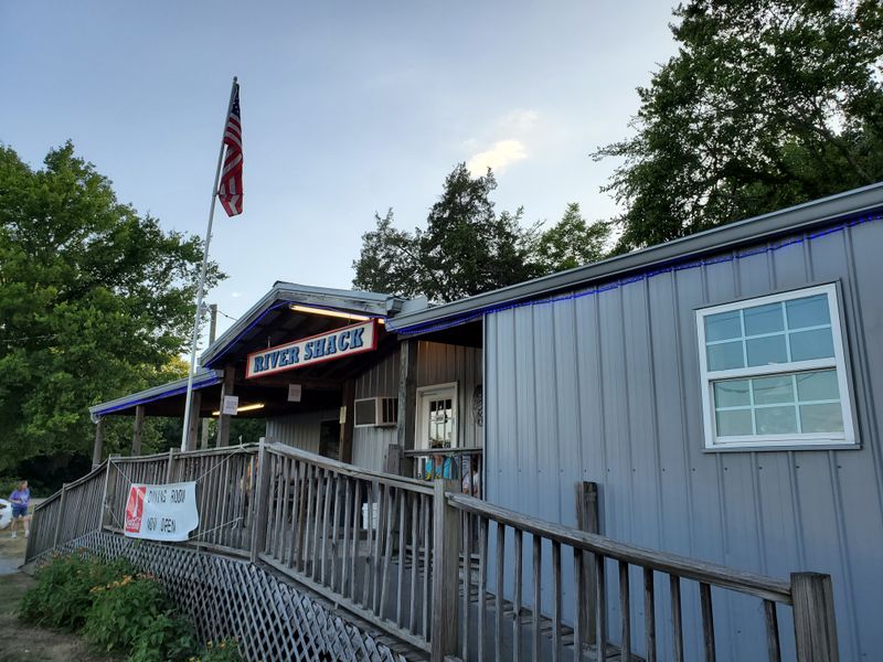 Tommy Lees Catfish Shack - Parsons, TN