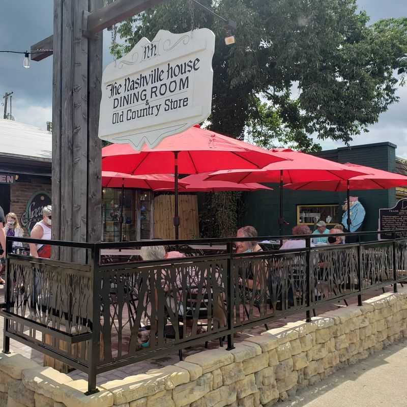 The Nashville House - Nashville, Indiana
