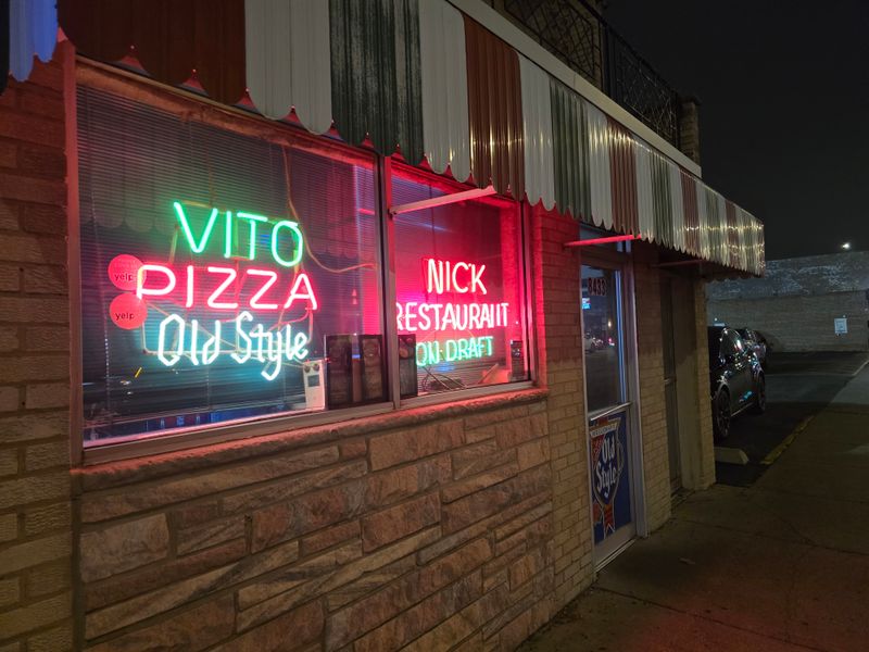 This Chicago Pizza Spot Serves Thin Crust Pizza Locals Say Is The Real Deal 27 Why People Drive For It