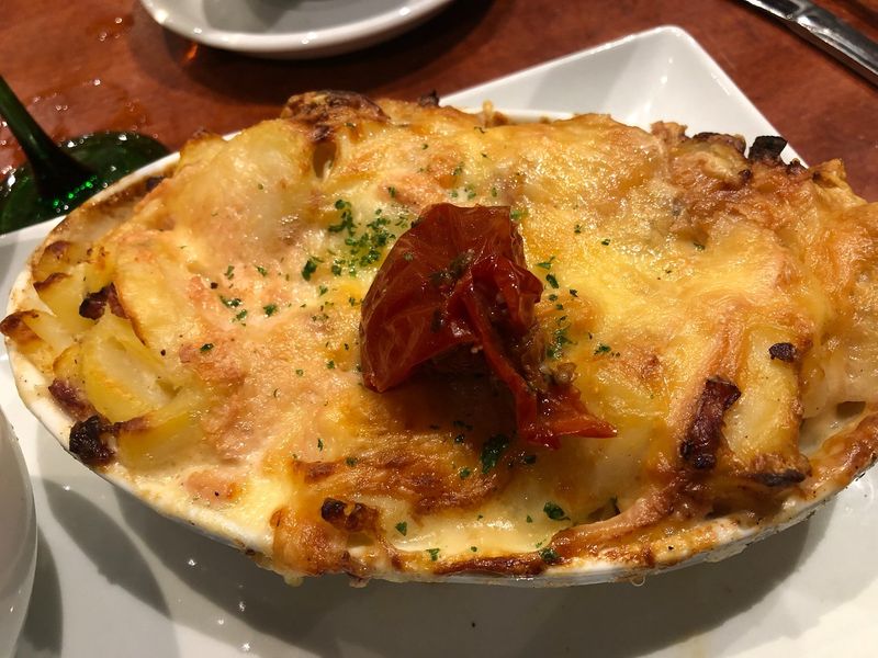 13 Vintage Recipes Grandma Made That Deserve a Comeback at Family Dinner 8 Scalloped Potatoes