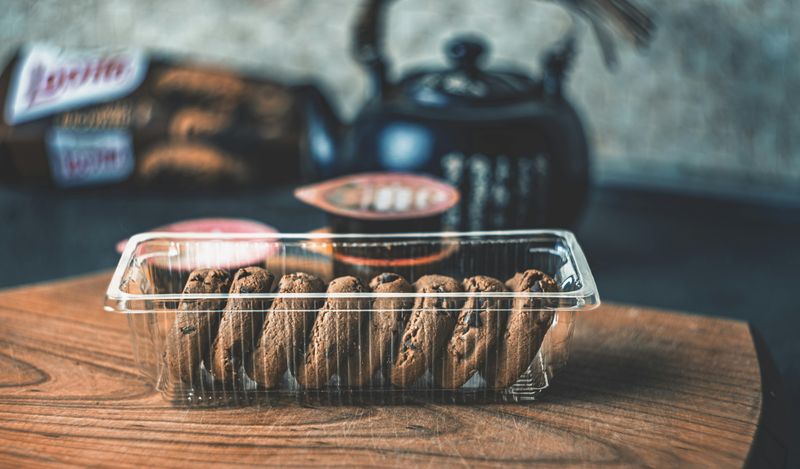 15 “Healthy” Foods That Can Be Total Traps (If You Don’t Read the Label) 15 Low-fat cookies