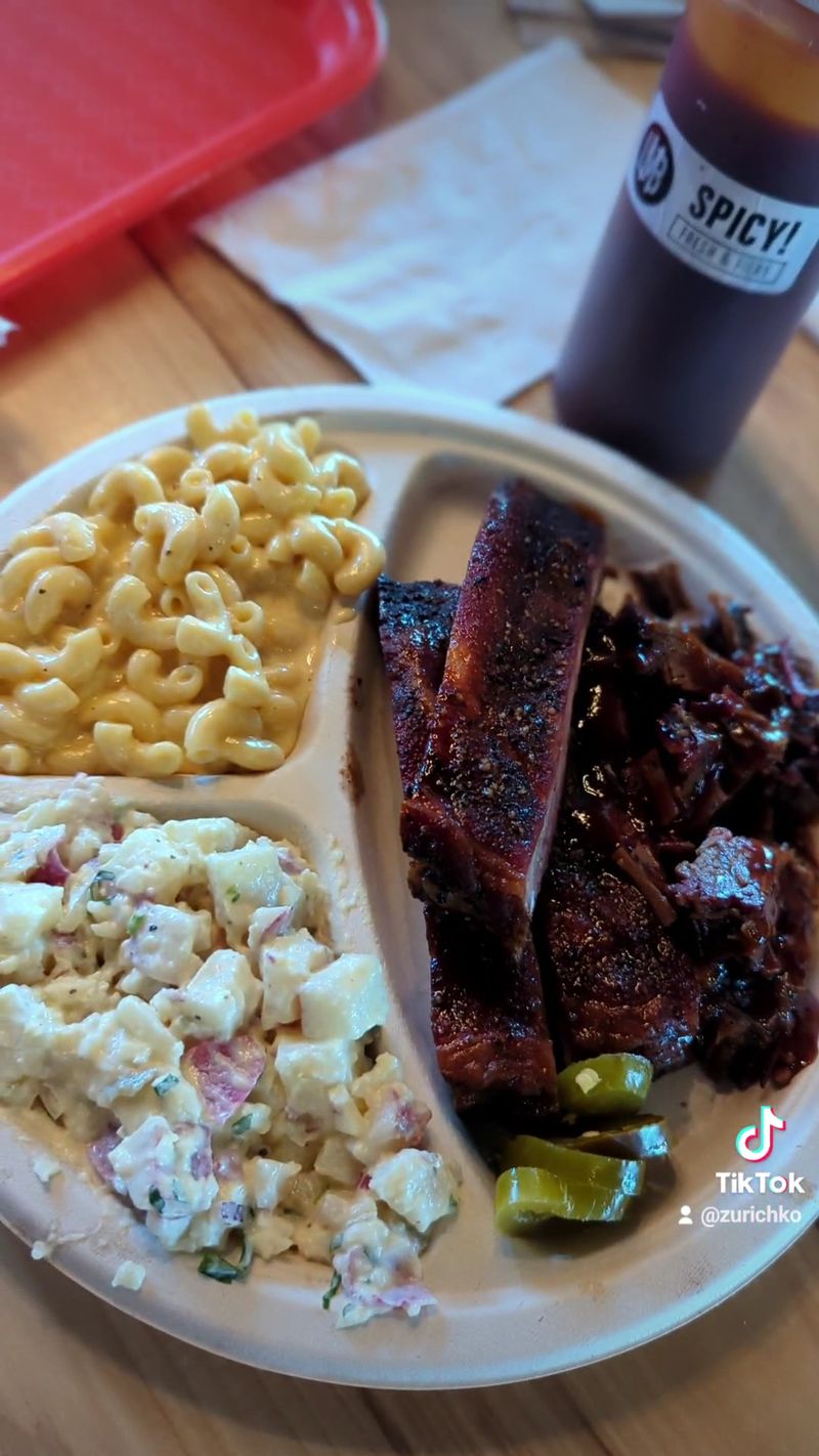 This Arizona BBQ Truck Serves Brisket So Tender It Sells Out Before Sunset 10 Sides That Pull Their Weight