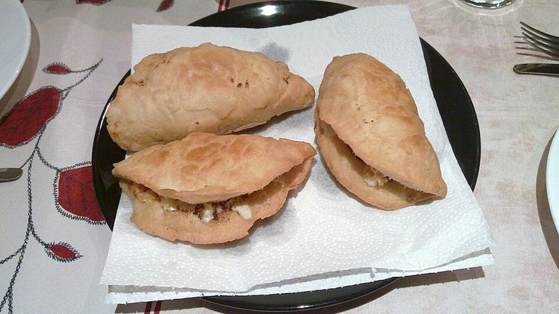 9 Italian Fast-Food Snacks Way Better Than Another Slice of Pepperoni Pizza 4 Panzerotti fritti