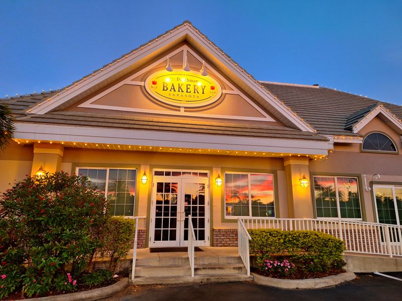 15 Pie Shops Across America Where Key Lime Still Reigns Supreme 12 Der Dutchman – Sarasota, FL