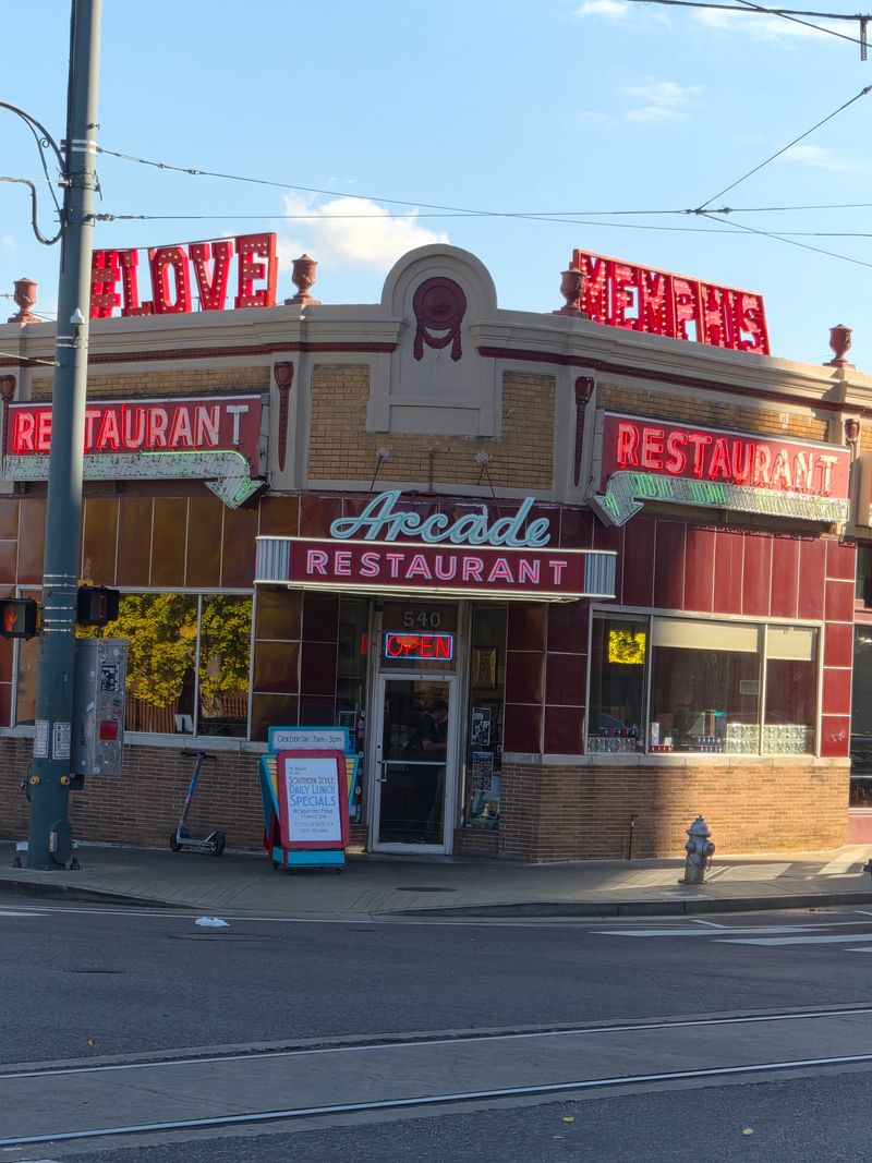 14 Tennessee Meat-And-Three Spots Where You Never Leave Hungry 10 The Arcade Restaurant - Memphis, Tennessee