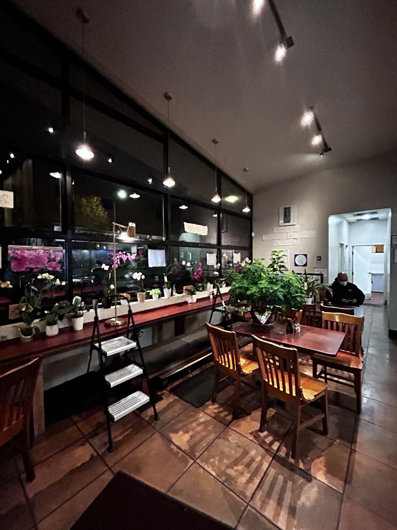 Neighborhood Vibes On Rainier Ave