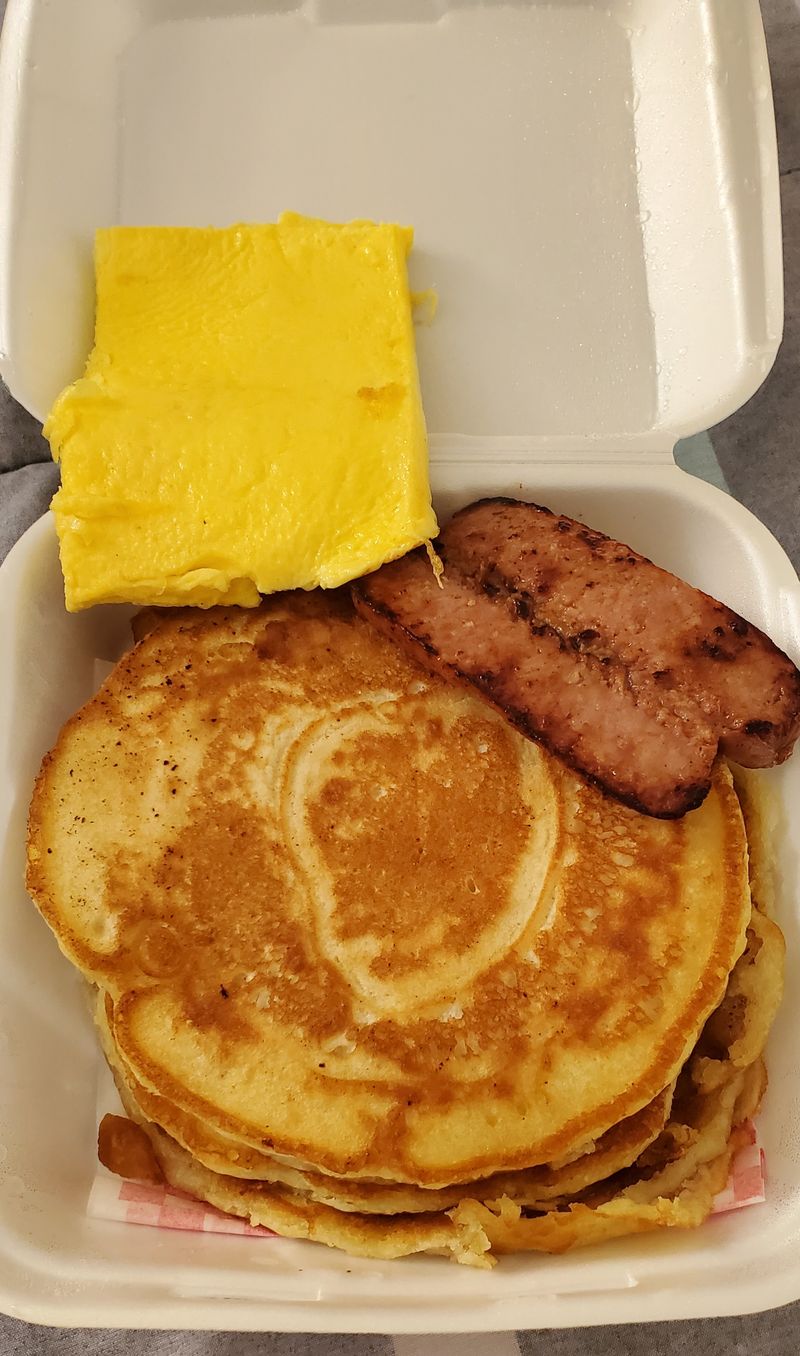 This Alabama Biscuit House Serves Sausage Gravy Locals Say Defines Southern Mornings 10 Crisp Bacon Done Right