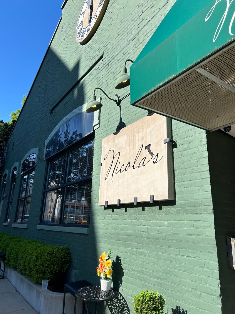 14 Ohio Italian Kitchens Where Saturday Reservations Disappear In Minutes 10 Nicola’s – Cincinnati, OH