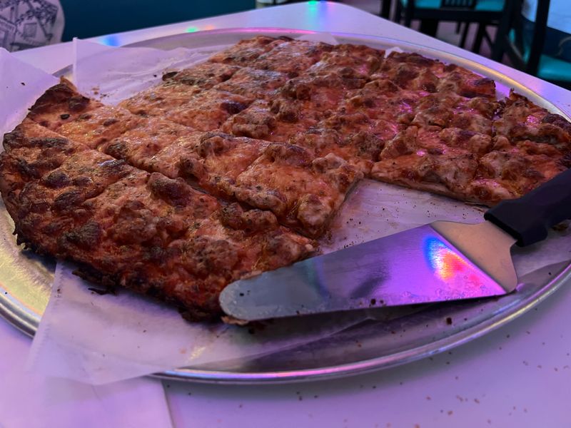 This Chicago Pizza Spot Serves Thin Crust Pizza Locals Say Is The Real Deal 11 Edges Crisp Enough To Hear