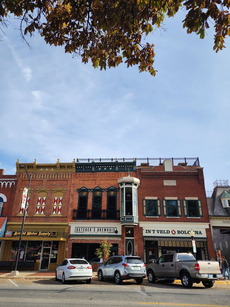 7 Iowa Burger Counters Where The Flat-Top Never Cools Down 9 Butcher’s Brewhuis Cafe' & The Asylum Bar - Pella, Iowa