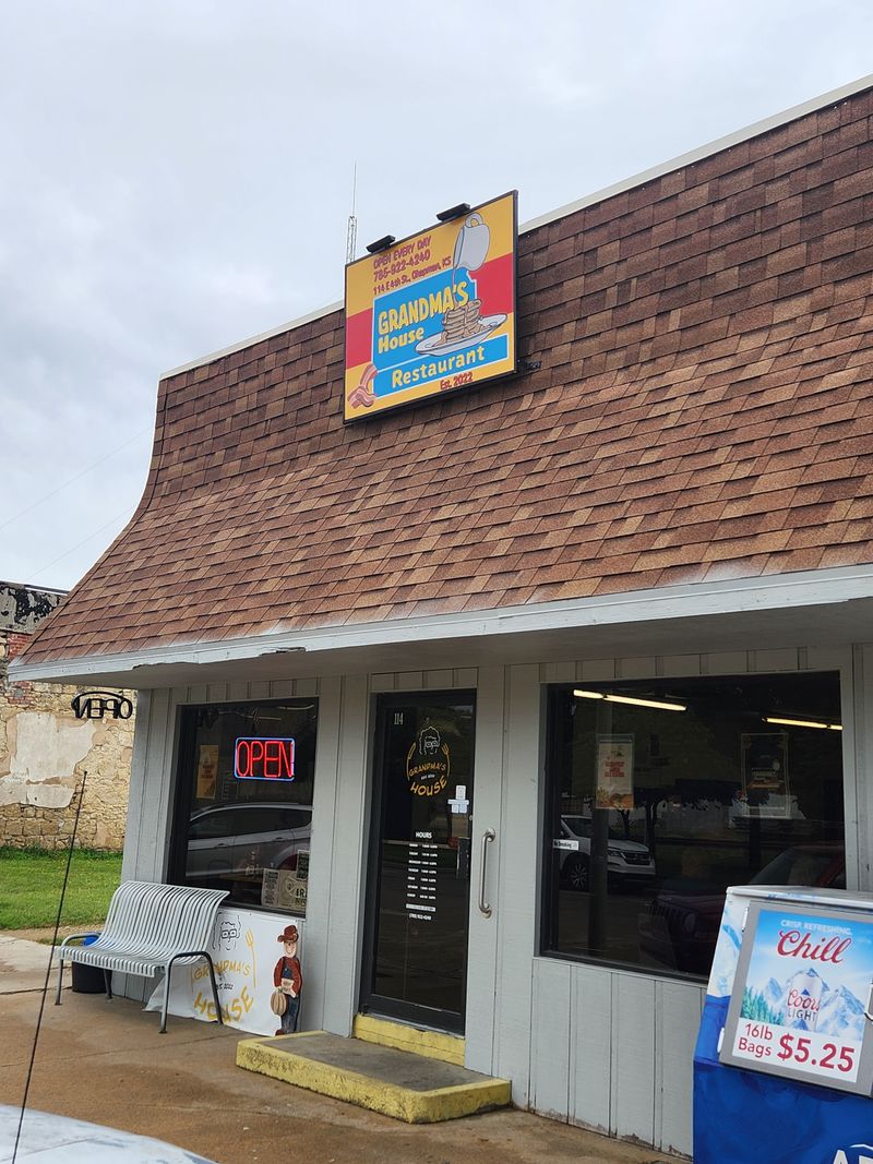 I Toured Rural Kansas To Taste 10 Chicken-Fried Steaks (And 4 Deserve A Trophy) 7 Grandma’s Kitchen – Sylvia, KS