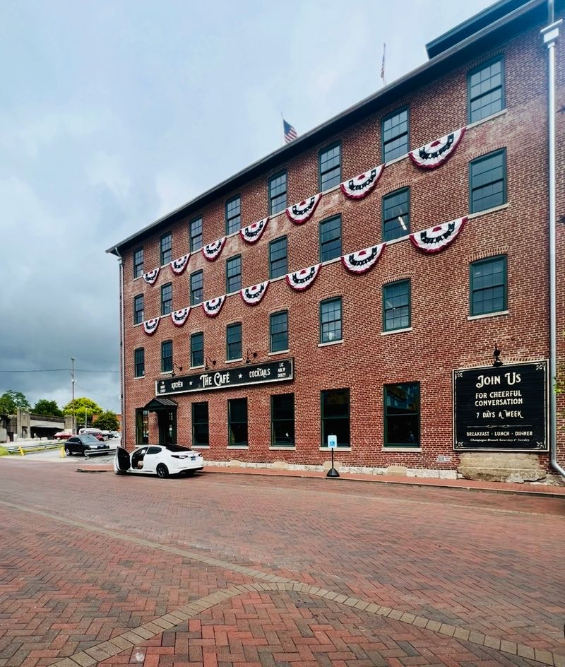 16 Classic Comfort-Food Spots Where America Still Orders the Hot Brown the Old Way 15 The Café – Louisville, KY