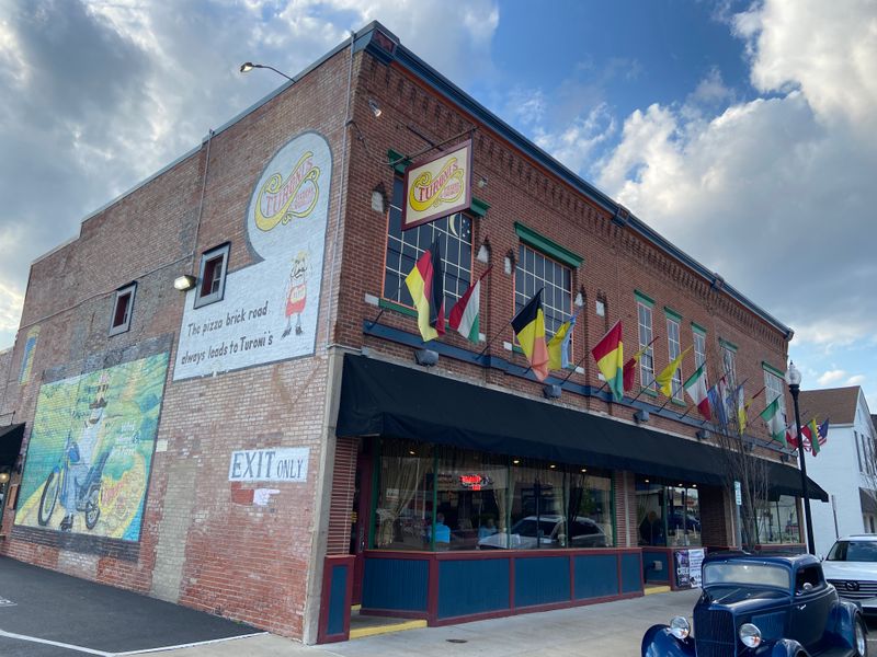 11 Indiana Mom-and-Pop Restaurants Where the Daily Specials Still Rule the Menu 9 Turoni's Pizzery & Brewery - Evansville, Indiana