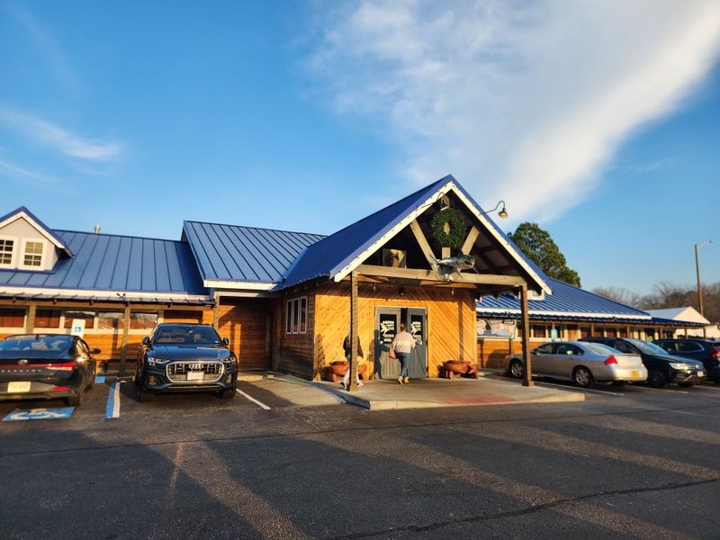 Harpoon Larry’s – Hampton, VA