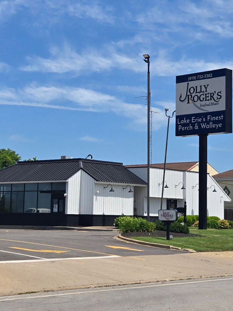 Jolly Rogers Seafood House - Port Clinton, Ohio