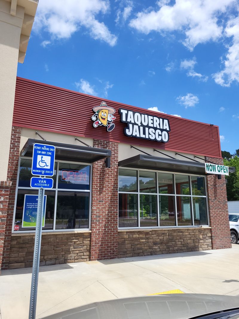 8 Georgia Fish Fry Houses That Turn Friday Nights Into A Southern Tradition 9 The Seafood Bistro - Columbus, Georgia