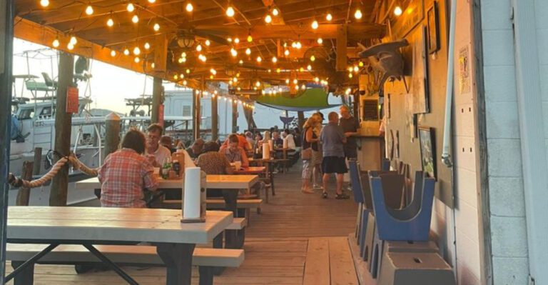 The Florida Dockside Kitchen Locals Trust When They Want Crab Done Right