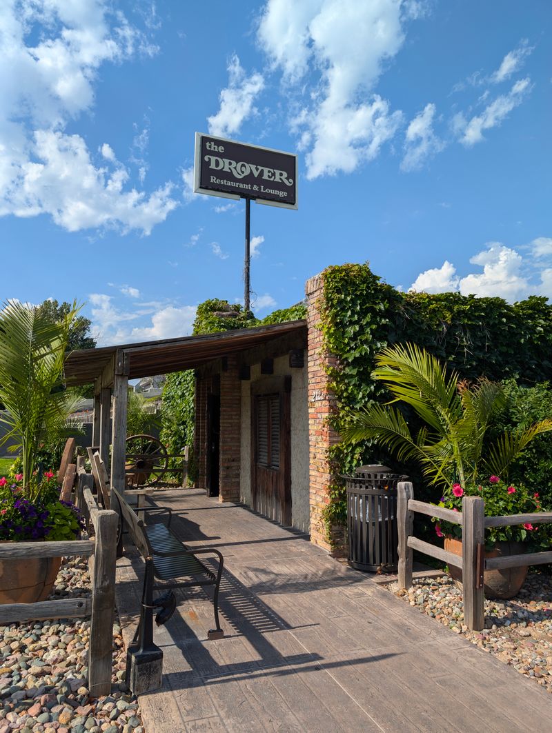 18 Local Restaurants in the U.S. Where Regulars Order “The Usual” Without Asking 15 The Drover — Omaha, Nebraska