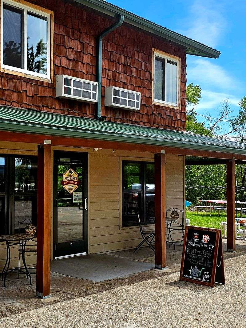 Red Pines Bar & Grill - Onalaska, Wisconsin