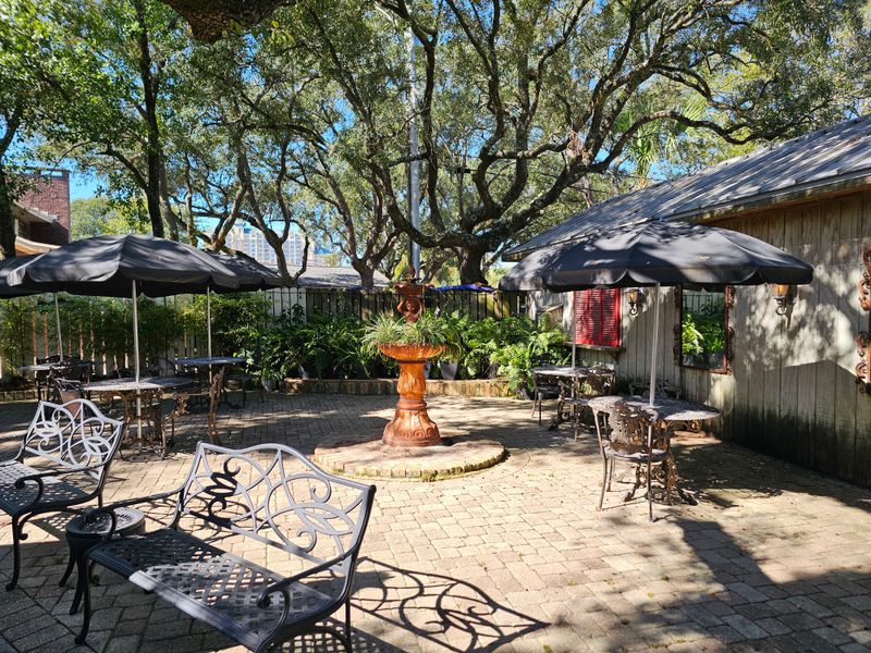 Dewey Destin’s Harborside