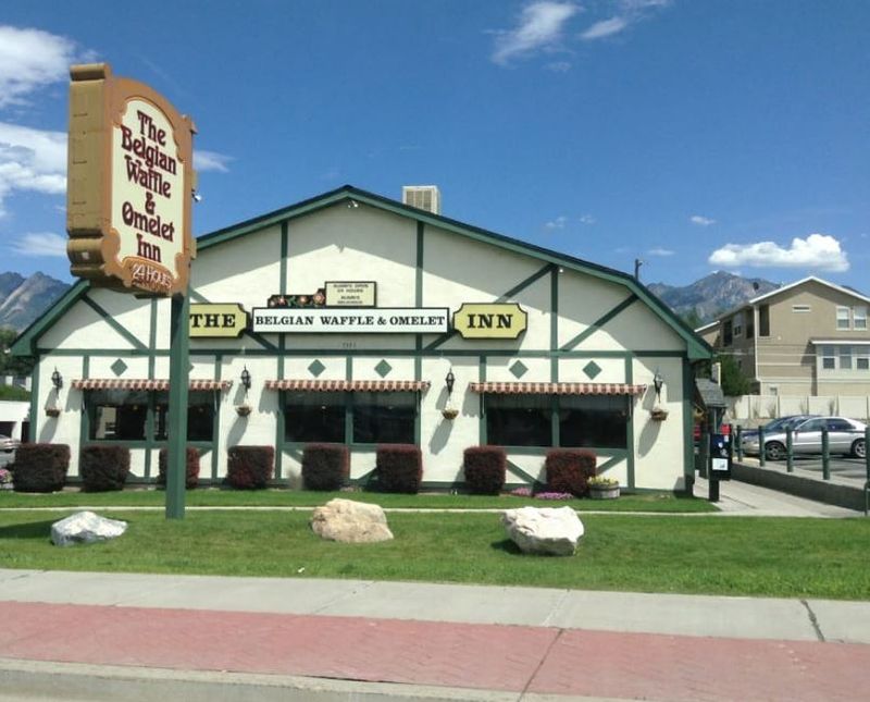 17 Utah Scone Breakfast Spots Where The Honey Butter Turns First-Timers Into Regulars 16 The Belgian Waffle & Omelet Inn - Salt Lake City, Utah