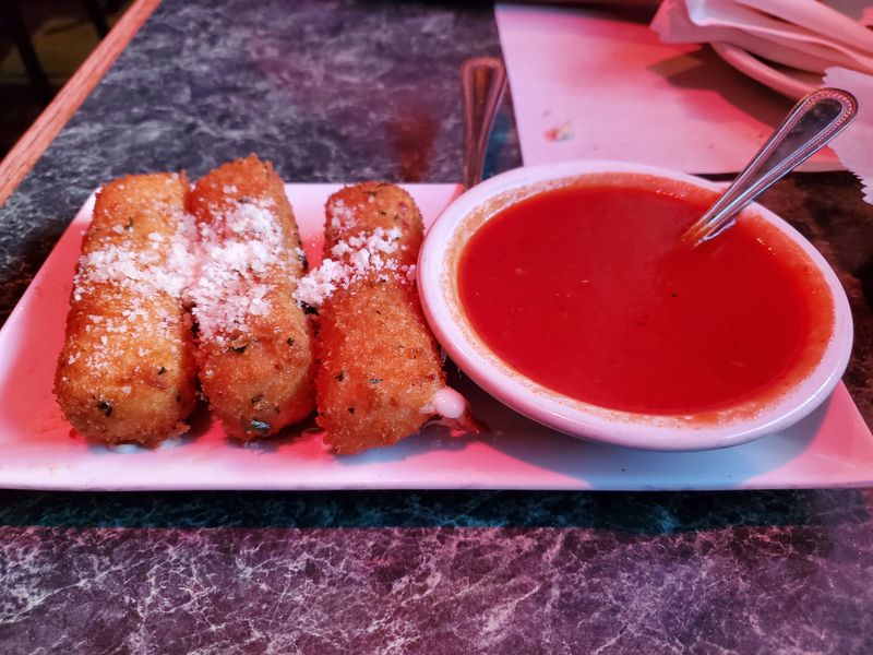 This Kansas City Italian Restaurant Serves Old-School Red Sauce Plates Locals Say Never Change 27 A Sauce That Travels Home