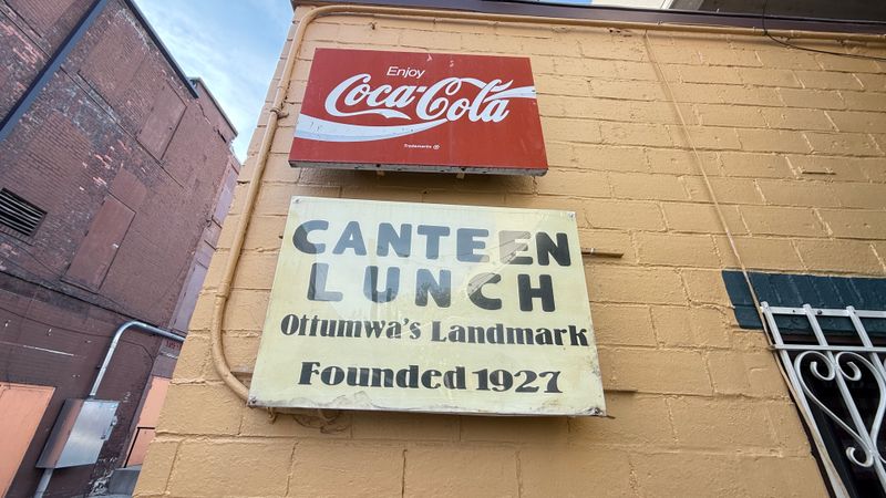 Canteen Lunch in the Alley - Ottumwa, Iowa