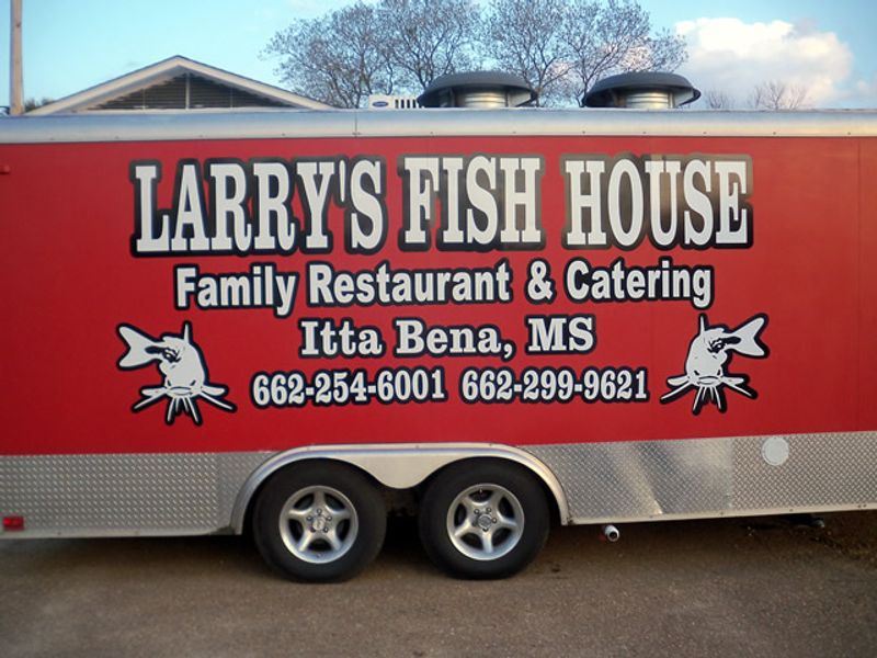 9 Mississippi Catfish Houses Where Crispy Fillets Rule the Menu 13 Larry's Fish House - Itta Bena, Mississippi