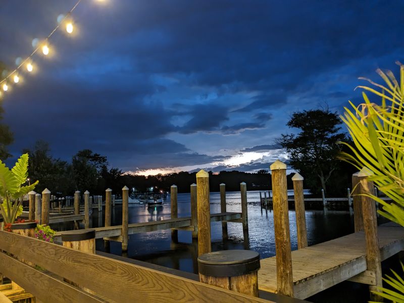 Lord Fletcher's Old Lake Lodge - Spring Park, Minnesota