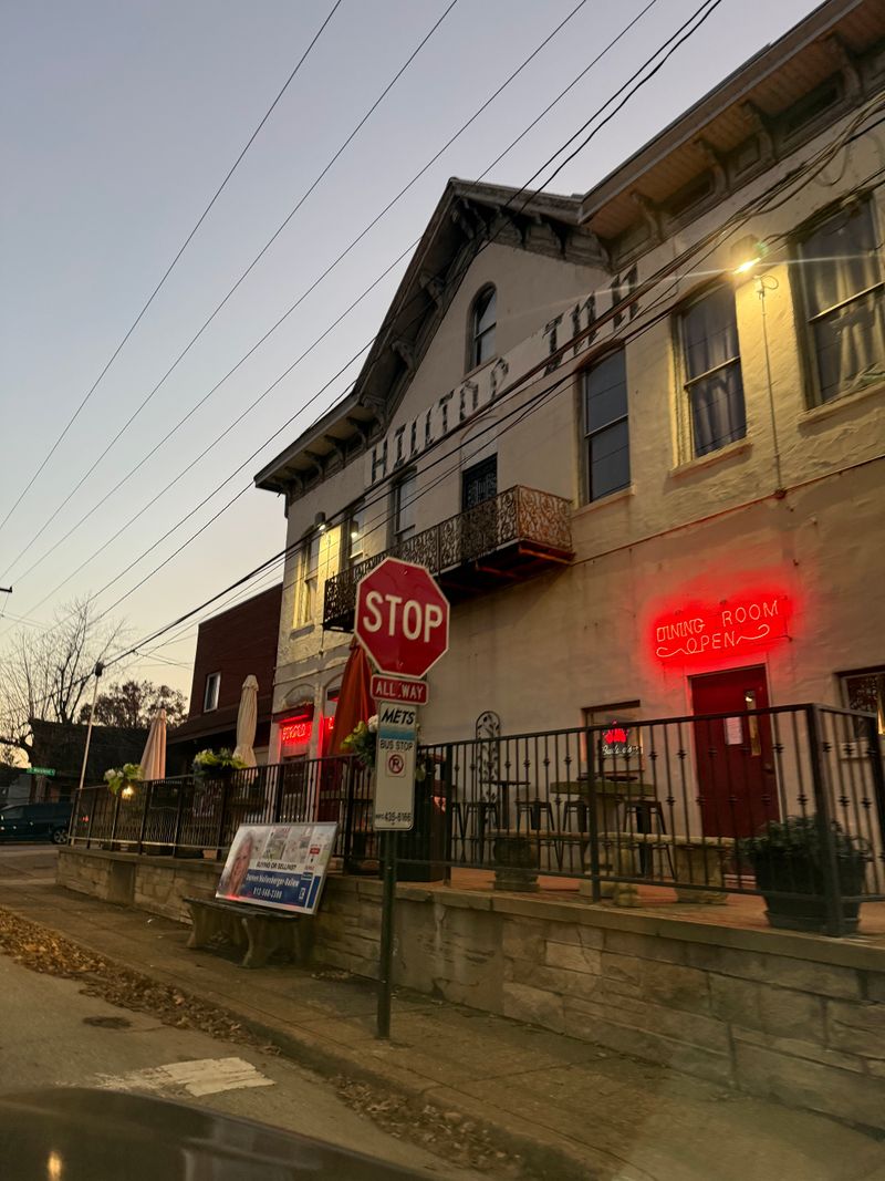 Hilltop Inn - Evansville, Indiana