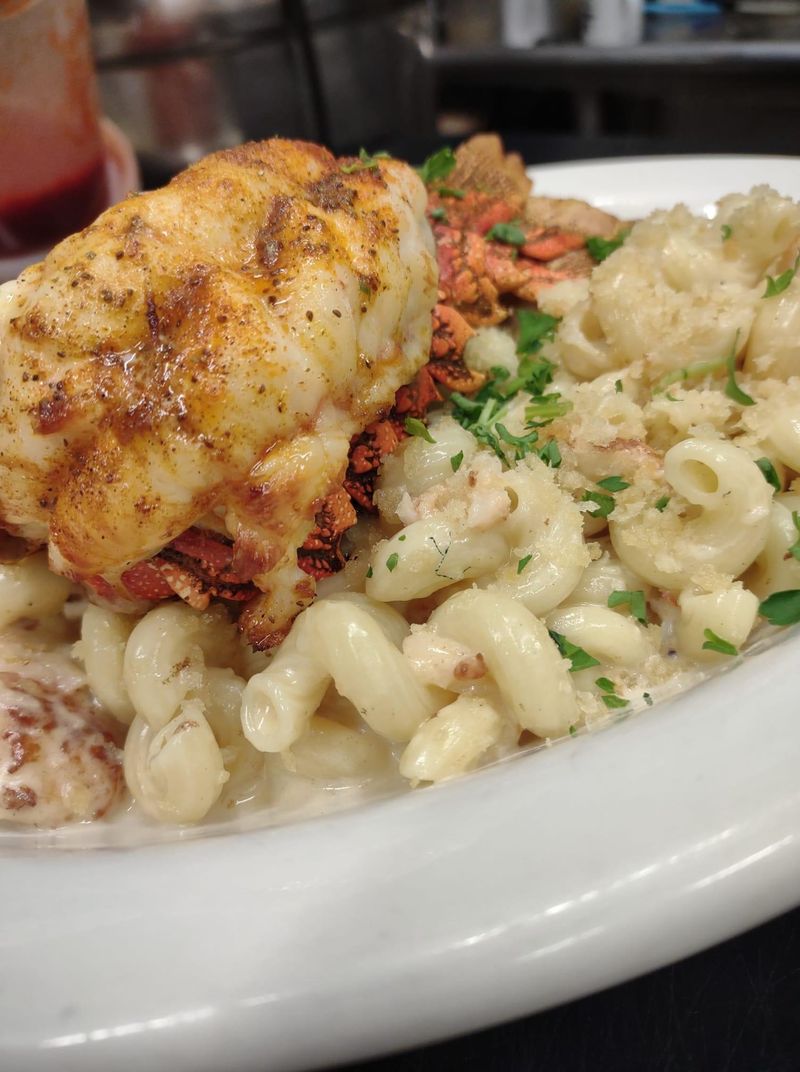 This Ohio Riverfront Bistro Serves Lobster Mac ’N’ Cheese Locals Say Is Worth The Drive To The Riverfront 6 Lobster Mac N Cheese Spotlight