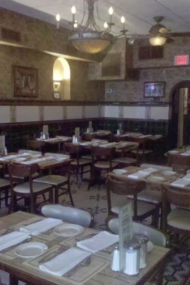 This Philadelphia Italian Restaurant Serves Red-Sauce Classics Locals Say Never Go Out Of Style 6 The First Whiff On 9th Street