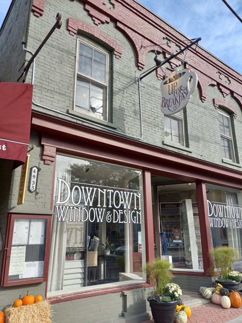 The Cozy Upstairs Entrance