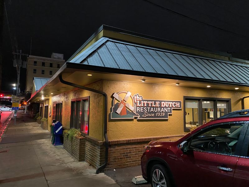 11 Tennessee Catfish Houses Serving Golden Fillets Locals Plan Fridays Around 12 Little Dutch Restaurant – Morristown, TN