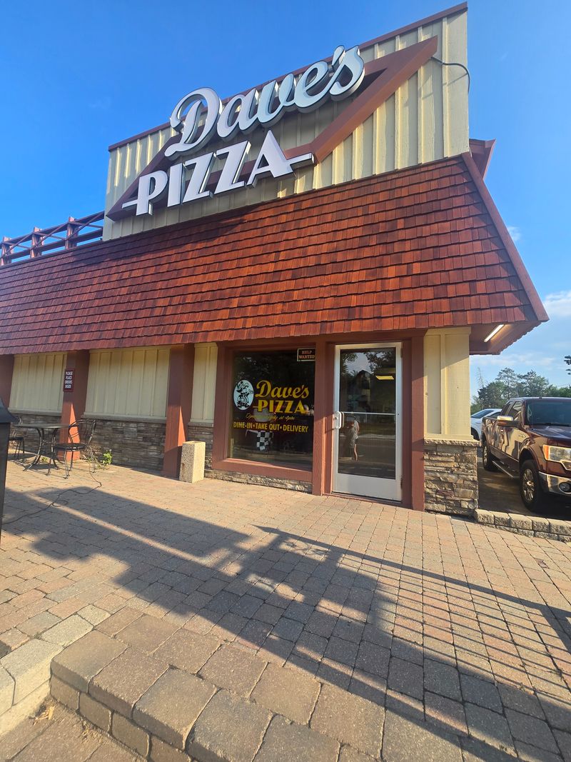 11 Minnesota Pizza Parlors That Still Use Brick Ovens Older Than the Town 12 Dave's Pizza - Bemidji