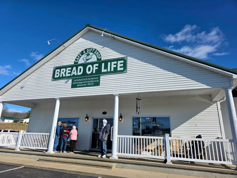 14 Kentucky Biscuit Windows Locals Call Their Morning Salvation 14 Bread of Life Café – Liberty, KY