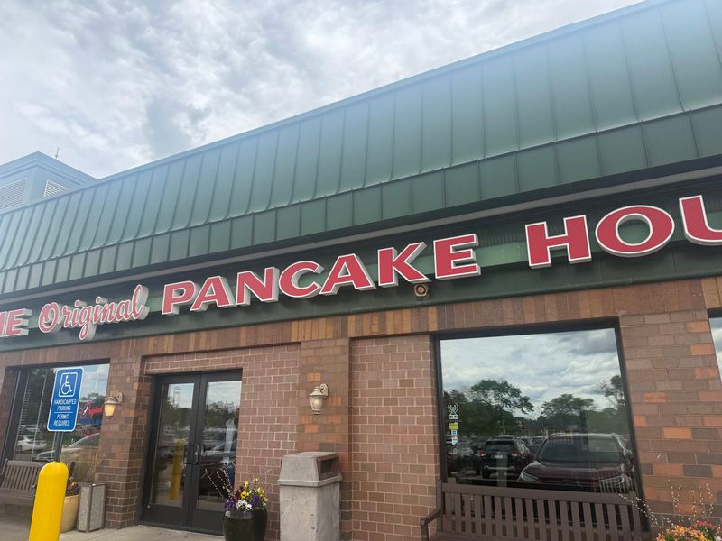 This Minnesota Pancake House Flips Cakes Bigger Than The Plate 20 Practical Details You Need