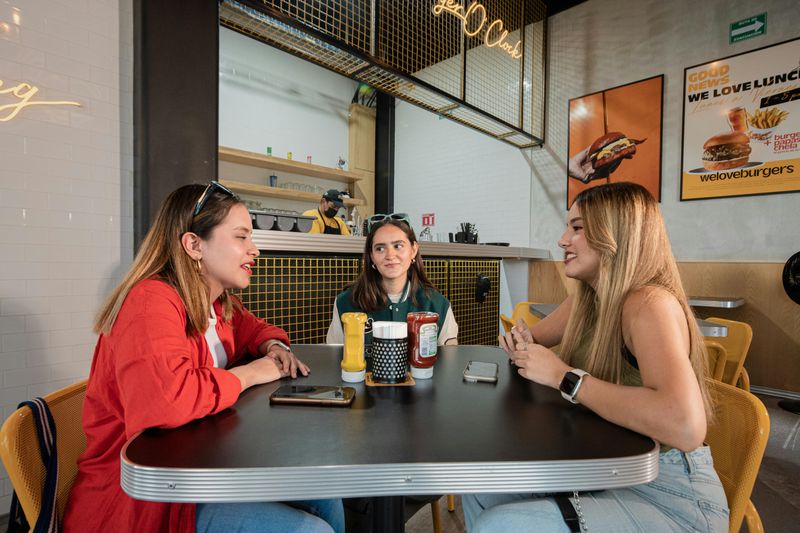 Eat-in restaurant tables