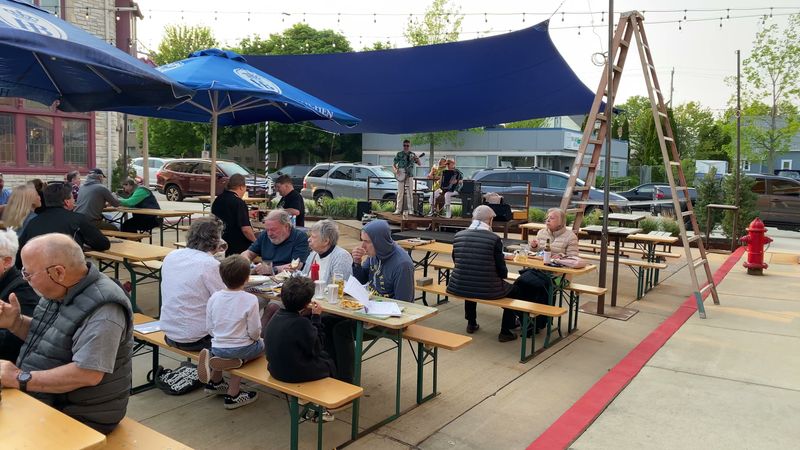 Summer On The Avenue