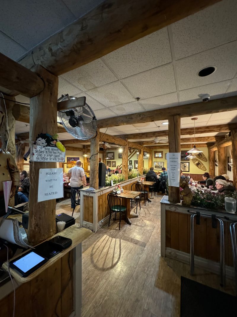 This Breckenridge Mountain Café Serves Breakfast Plates Travelers Swear Are Worth The Altitude 16 Timing Your Visit
