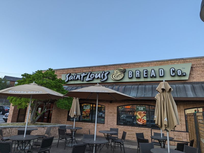 21 Comfort-Food Cafes Across America Where the Mac and Cheese Comes Out Bubbling Hot 25 St. Louis Bread Co. - St. Louis, Missouri