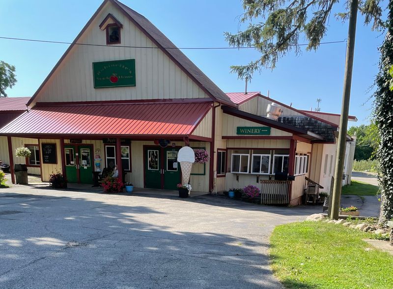 Robinette's Apple Haus & Winery - Grand Rapids Township, Michigan