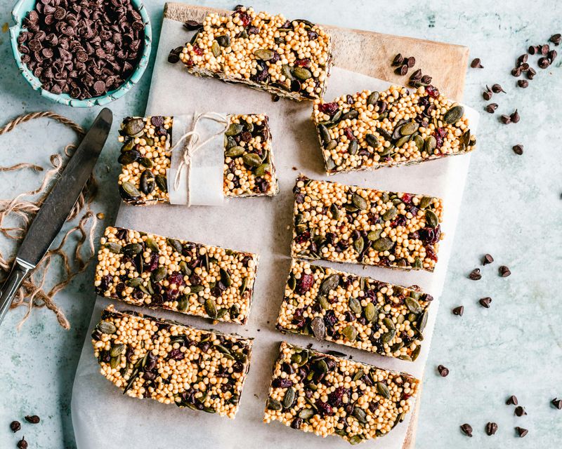 15 “Healthy” Foods That Can Be Total Traps (If You Don’t Read the Label) 4 Protein bars