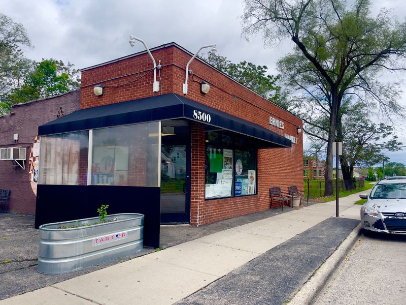 10 Michigan Sandwich Shops That Sell Out Before Most People Eat Lunch 7 Ernie's Market - Oak Park, Michigan