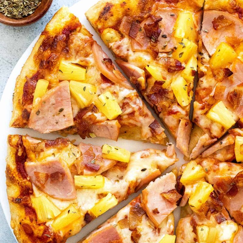 Pineapple pizza