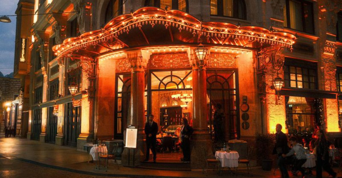 21 Dining Rules That Make People Want to Leave the Table