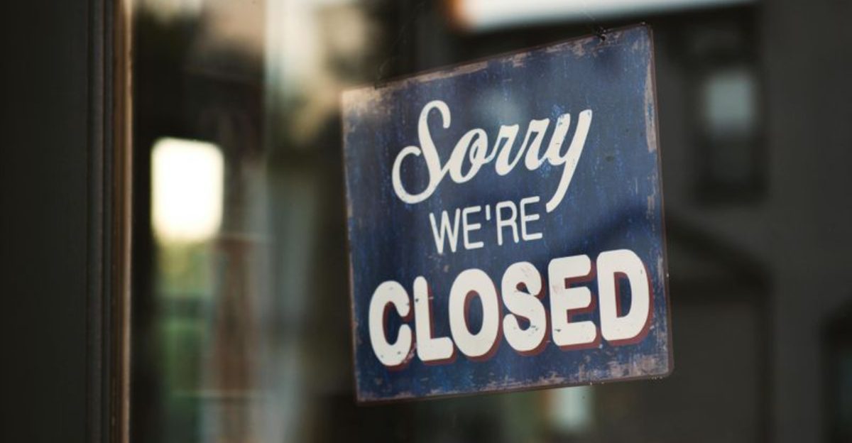 24 Red Flags That Scream This Restaurant Is Done